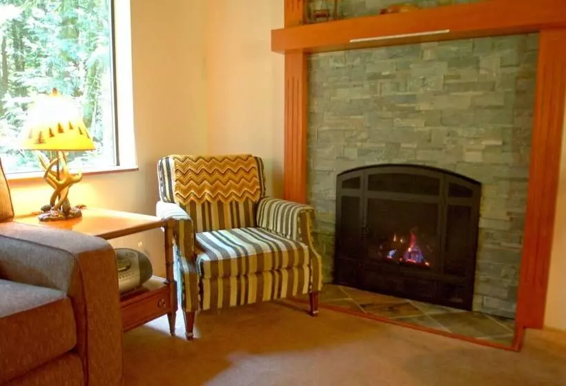 Mt Baker Lodging   Cabin 67   Private 2 Story Cabin With A Private Hot Tub