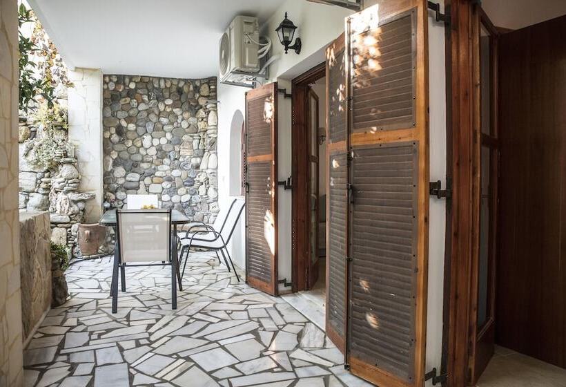 بنسيون Bella Vita Style Rooms & Apartments