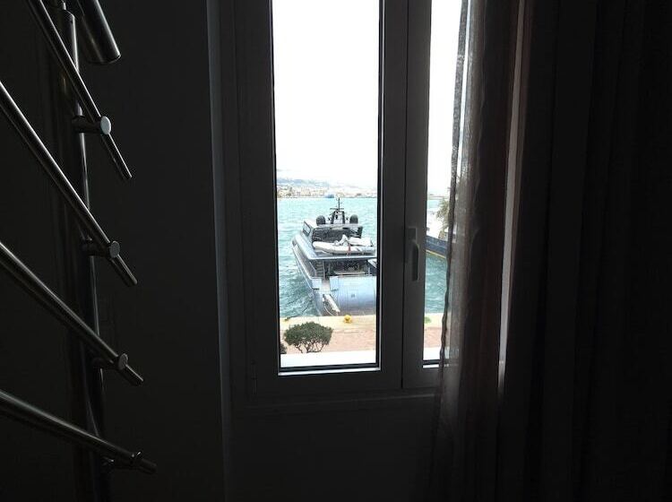 بنسيون Costa Point Chios