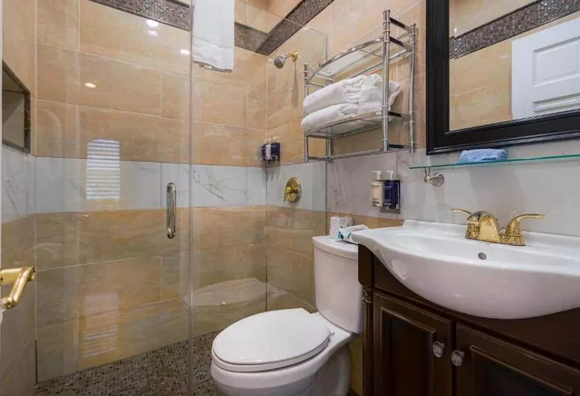 ペンション Duval Inn   Key West