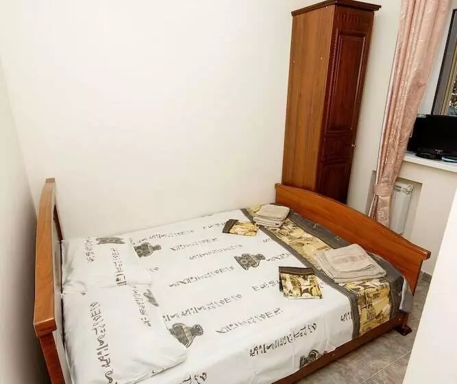 پانسیون Guesthouse Pafos