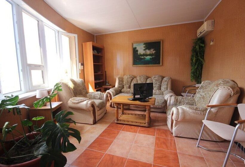 پانسیون Tri A