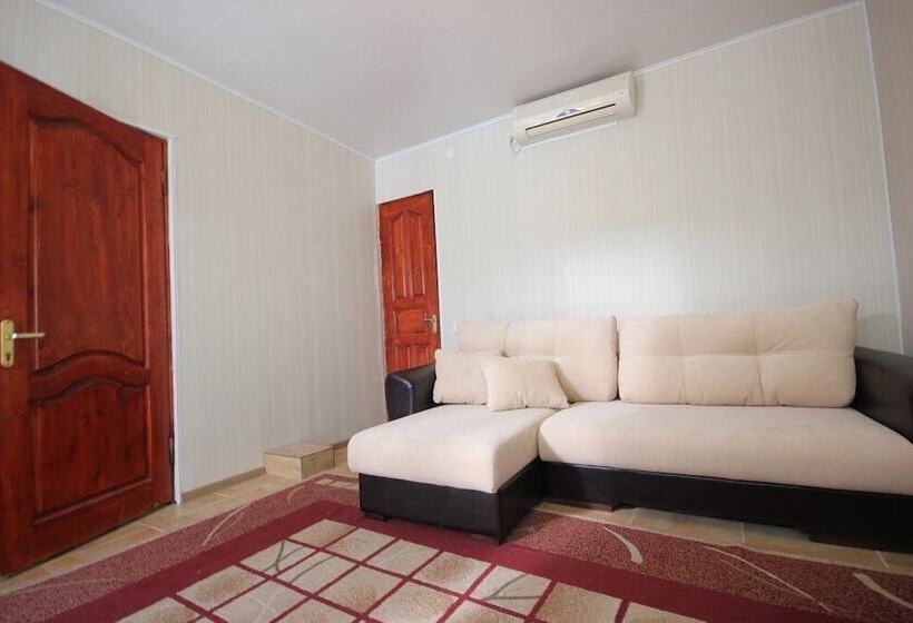 پانسیون Tri A