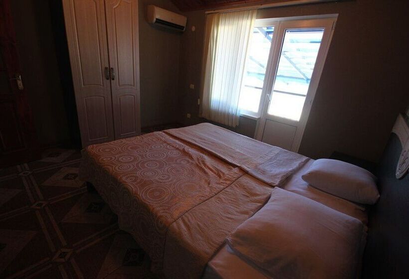 پانسیون Tri A