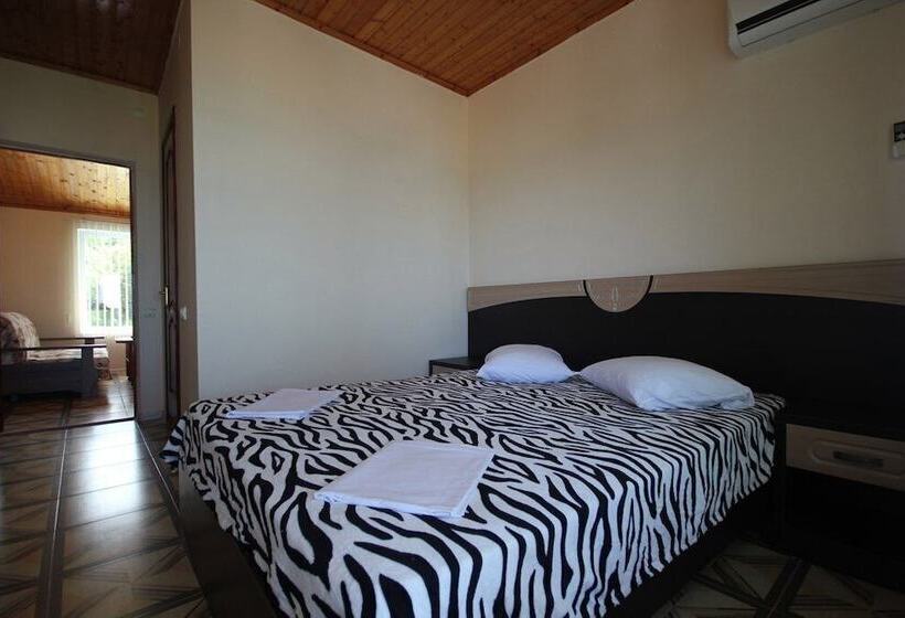 پانسیون Tri A