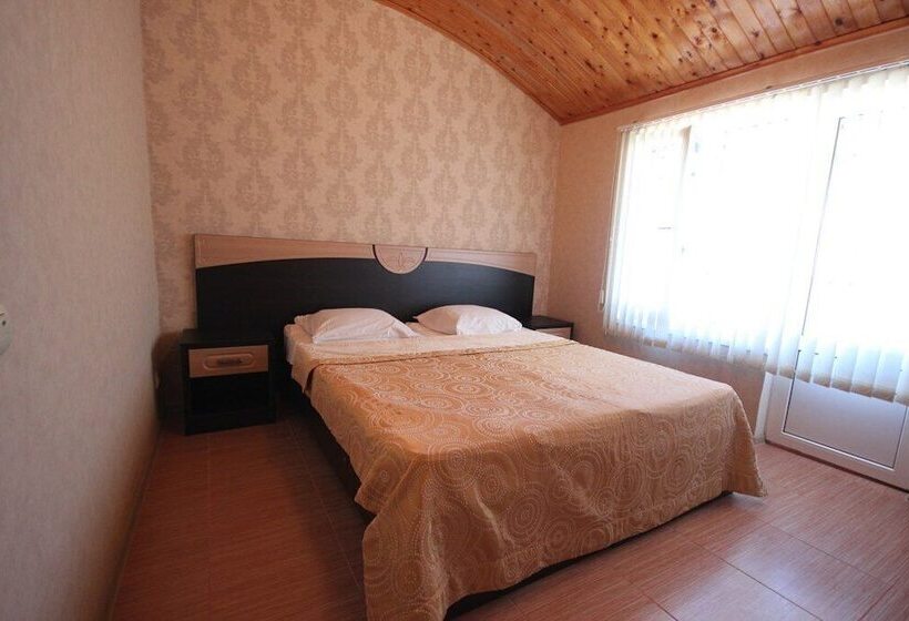 پانسیون Tri A