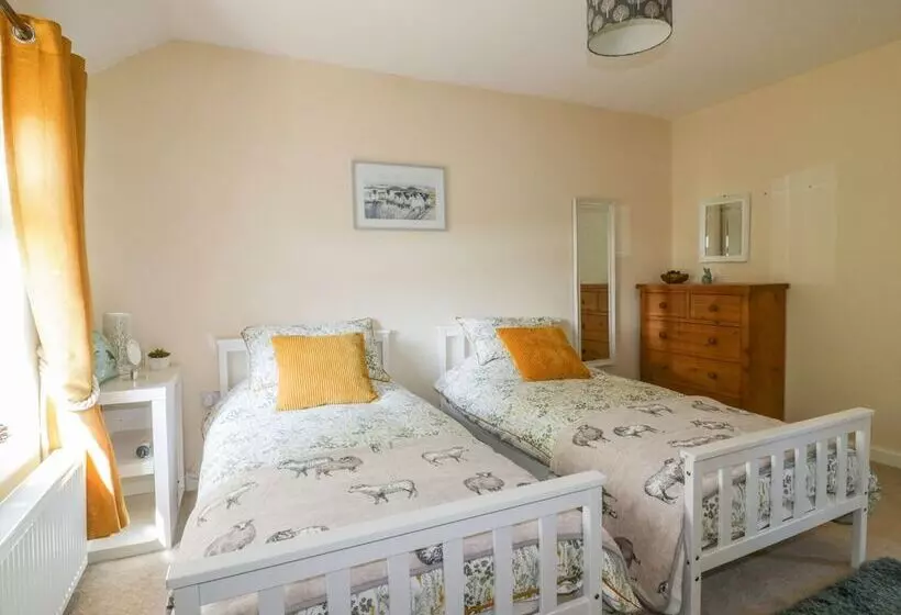 Camellia Cottage