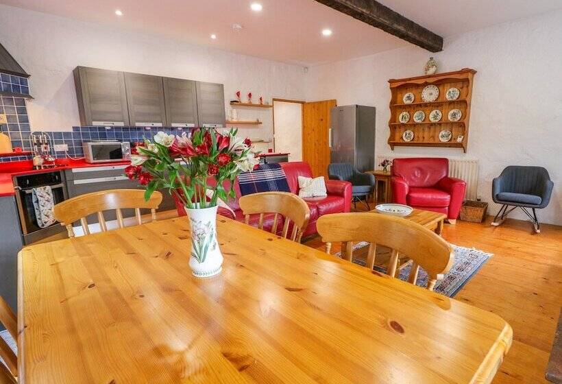 Quiet Waters Cottage