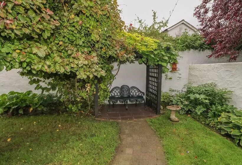 Quiet Waters Cottage