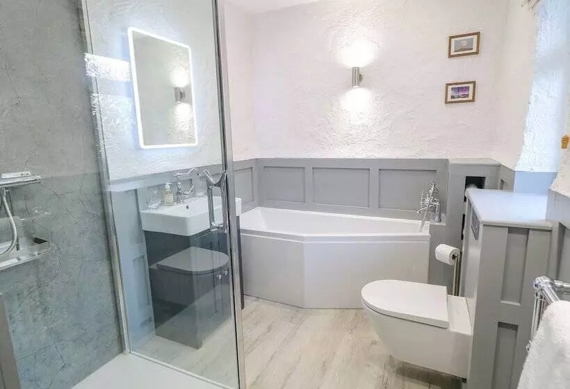 Quiet Waters Cottage