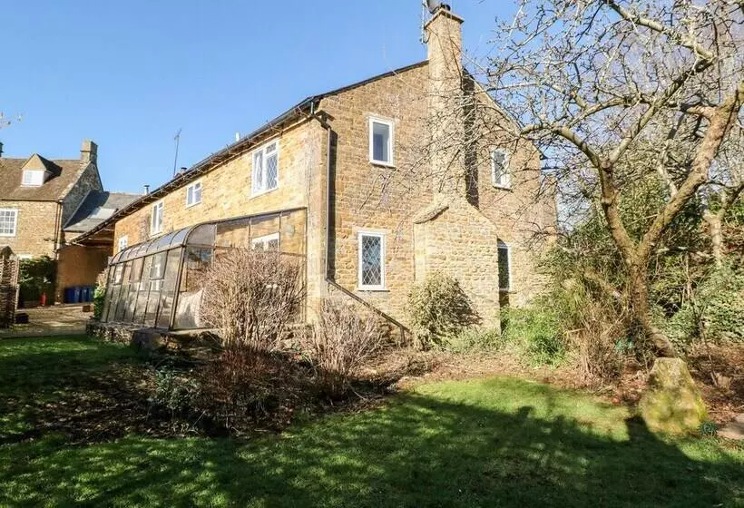 Stone Wheel Cottage
