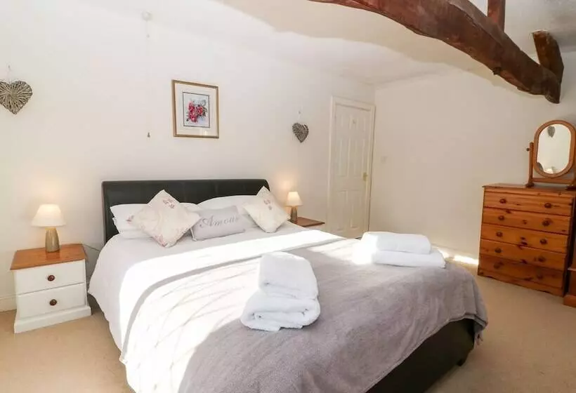 Stone Wheel Cottage