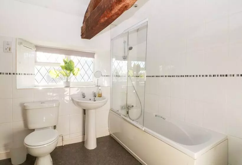Stone Wheel Cottage