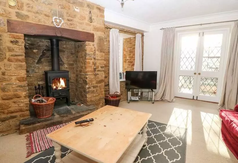 Stone Wheel Cottage
