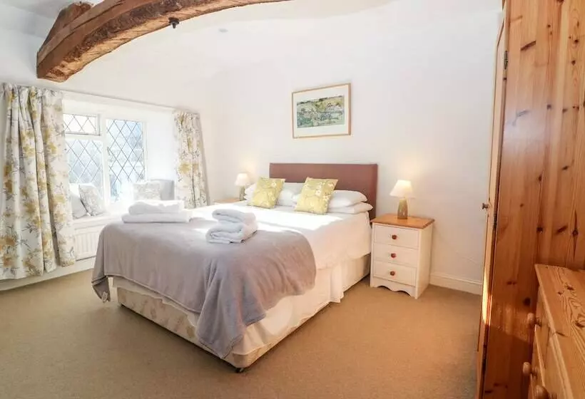 Stone Wheel Cottage