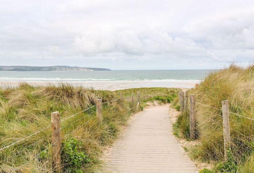 The Thatched Cottage