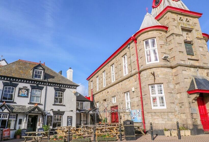 The Thatched Cottage