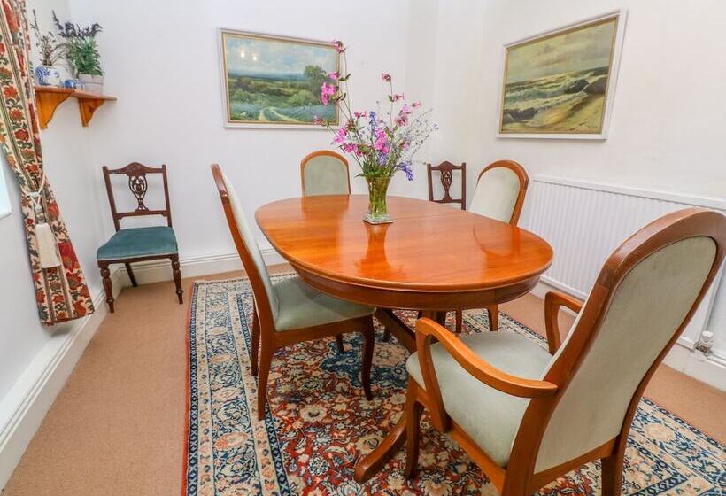 The Thatched Cottage