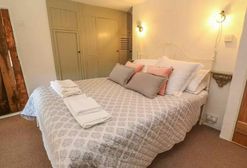 Clahar Cottage