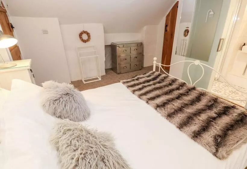 Clahar Cottage