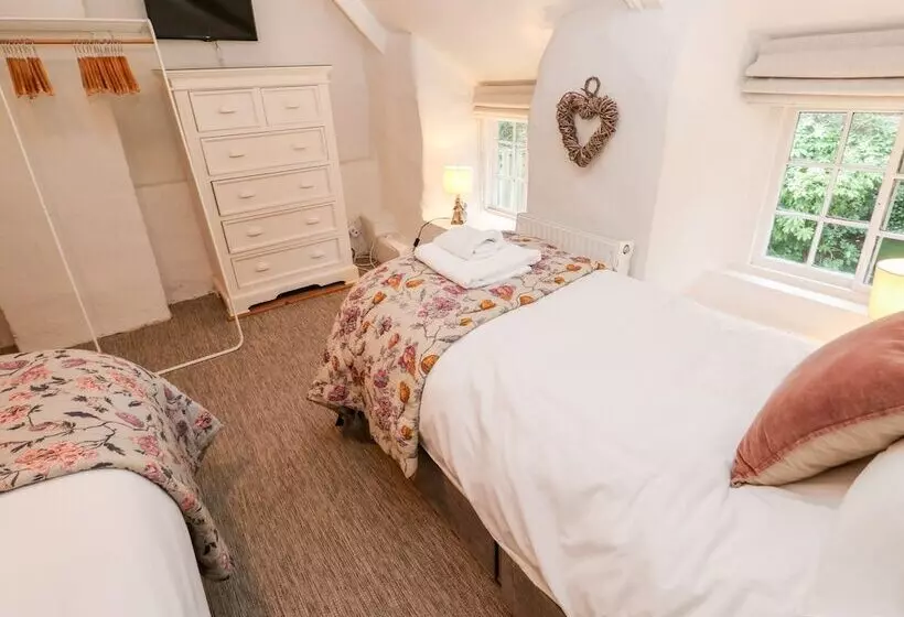 Clahar Cottage