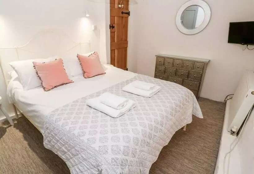 Clahar Cottage