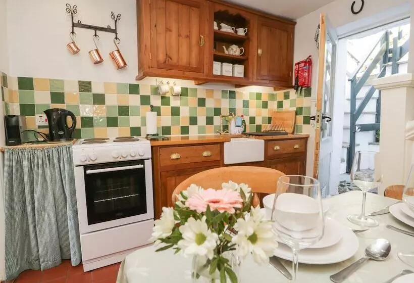 Shamrock Cottage