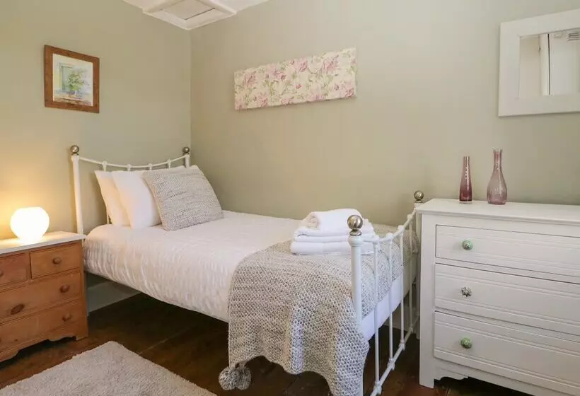 Shamrock Cottage