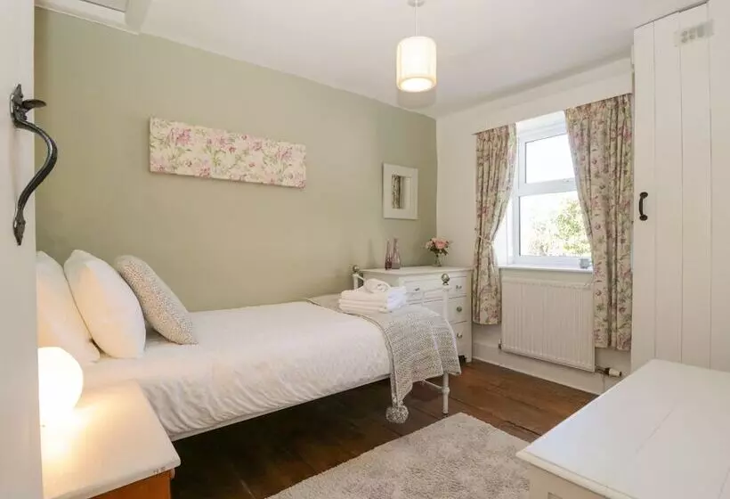 Shamrock Cottage