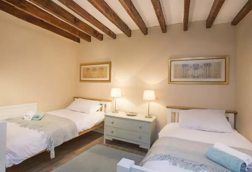 The Coach House   Beaumaris