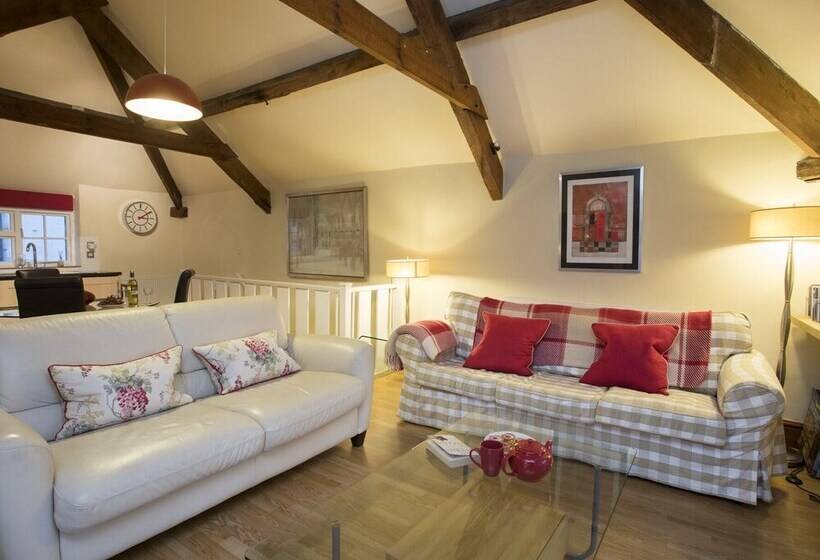 The Coach House Beaumaris