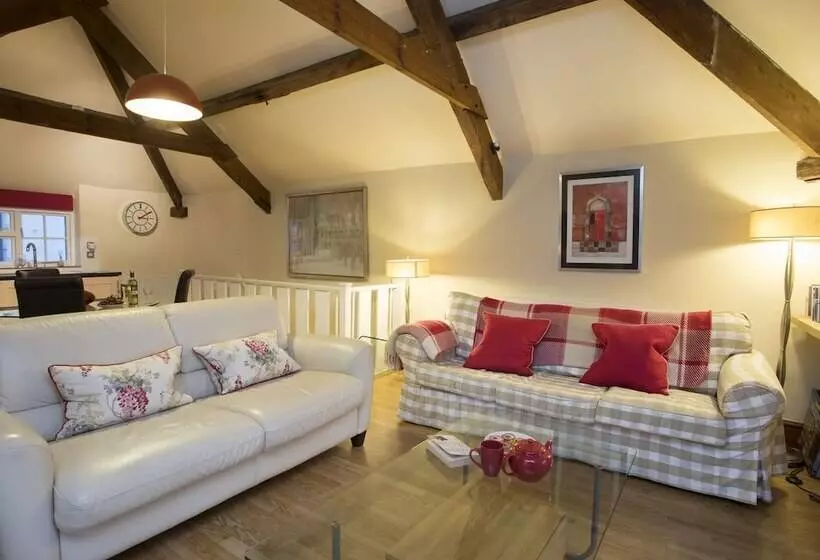 The Coach House   Beaumaris