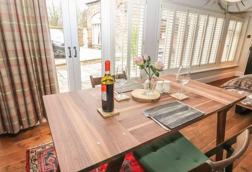 The Cottage @ The Coach House