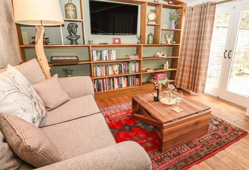 The Cottage @ The Coach House