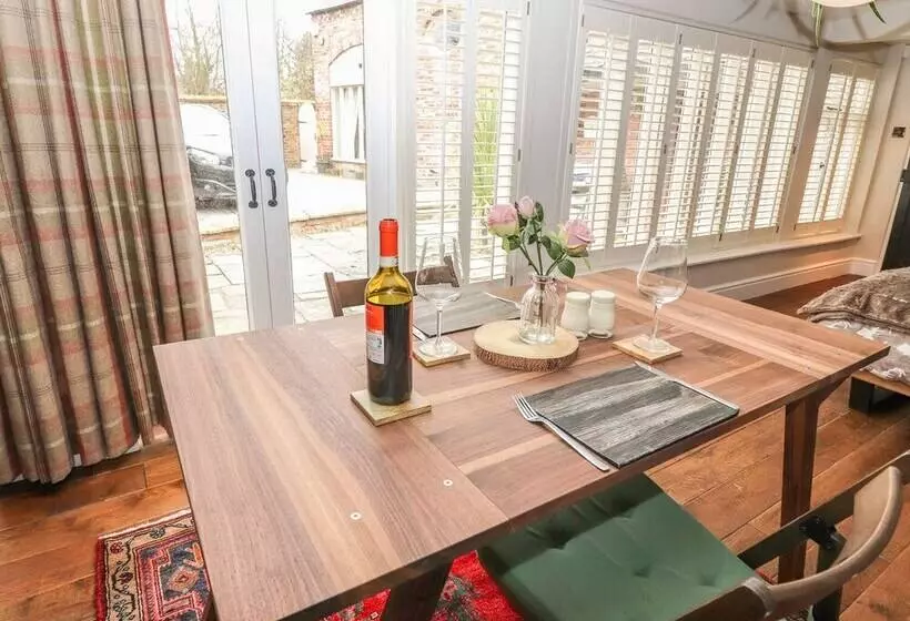 The Cottage @ The Coach House