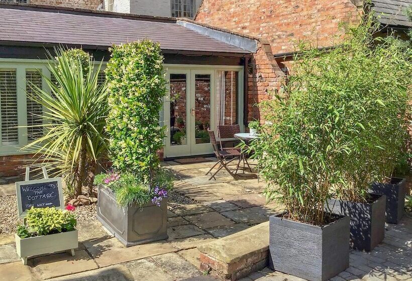 The Cottage @ The Coach House