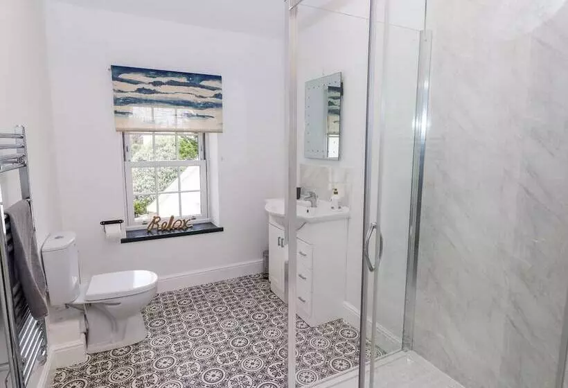 The Shell At The Hideaway