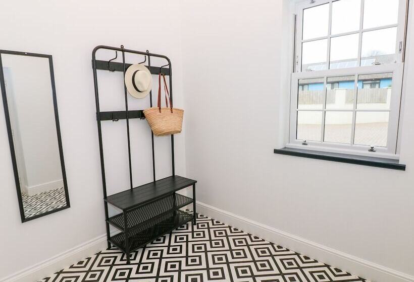 The Shell At The Hideaway