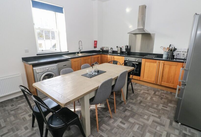 The Shell At The Hideaway