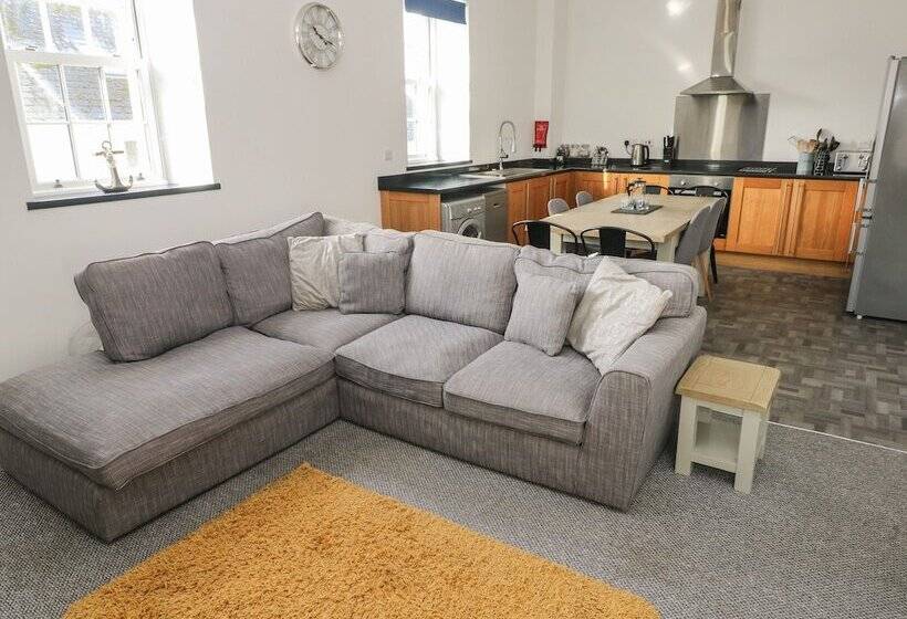 The Shell At The Hideaway