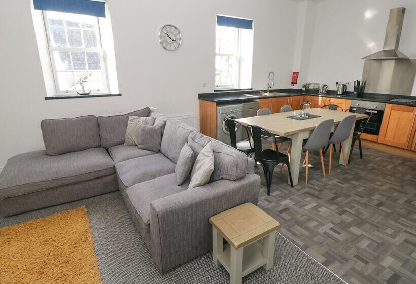 The Shell At The Hideaway