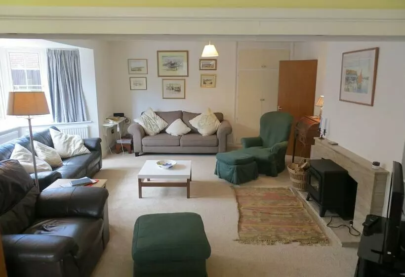 44 Sea Lane