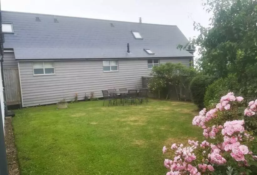 44 Sea Lane