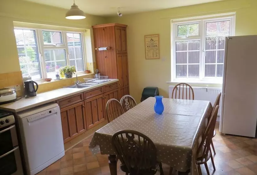 44 Sea Lane