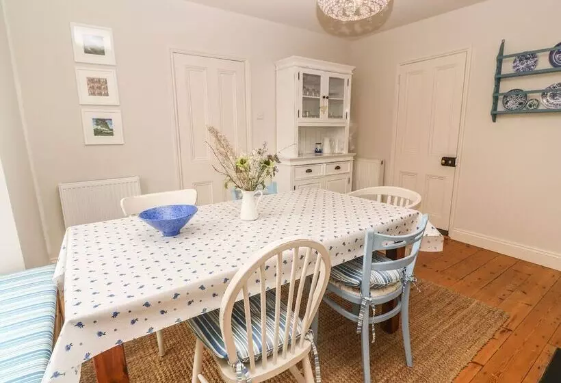 Astrantia Cottage
