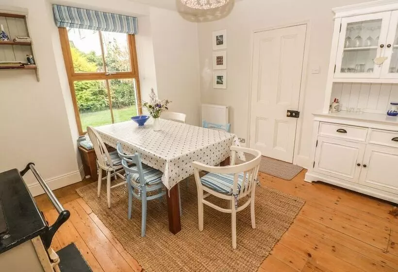 Astrantia Cottage