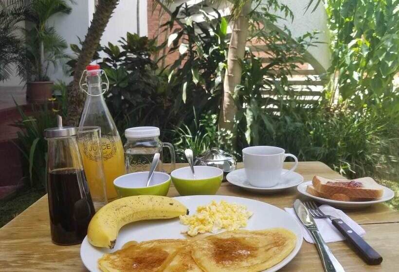 تختخواب و صبحانه La Casona Tgu Executive Rooms