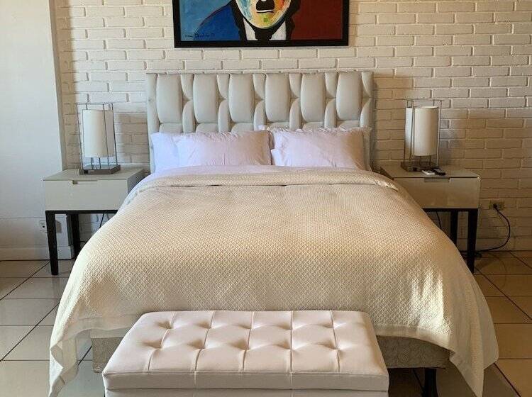 تختخواب و صبحانه La Casona Tgu Executive Rooms