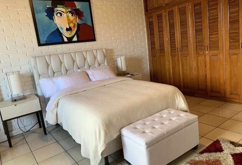 تختخواب و صبحانه La Casona Tgu Executive Rooms