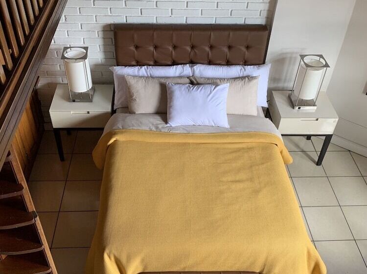 تختخواب و صبحانه La Casona Tgu Executive Rooms